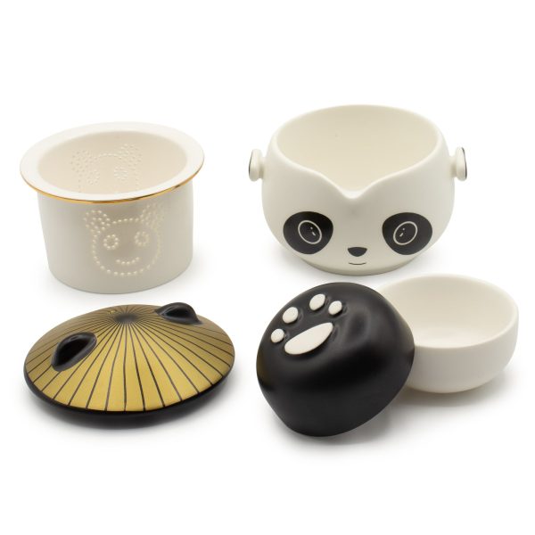 Service à thé de voyage deux tasses coffret de voyage, mise en situation sur une table
