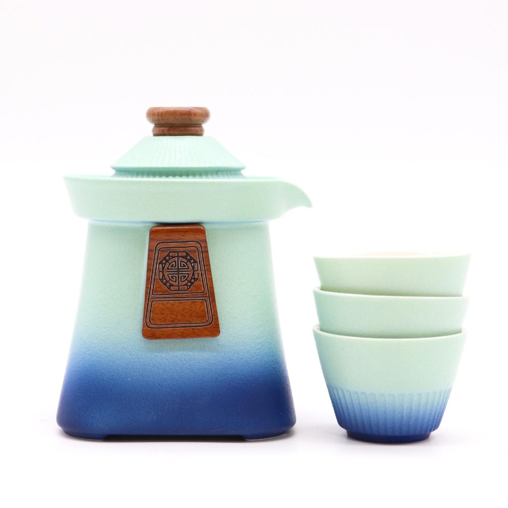 Service à thé trois tasses – bleu, détail du couvercle et de l’anse