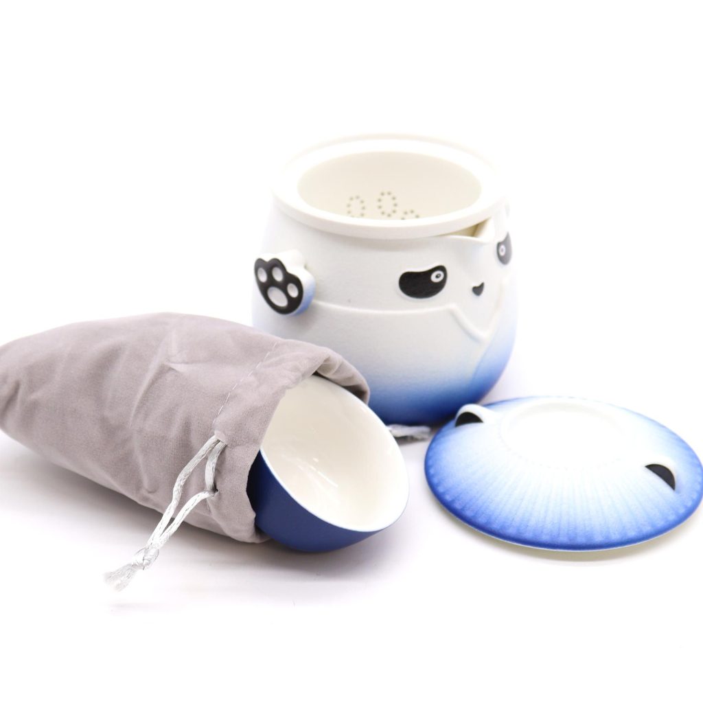 Service à thé trois tasses – bleu ciel, détail du couvercle et de l’anse