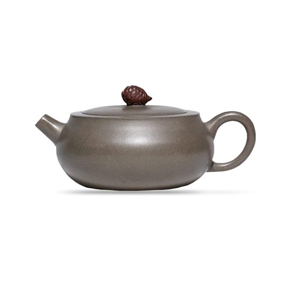 Théière de Yixing 160 ml — très petite panse, sur fond blanc