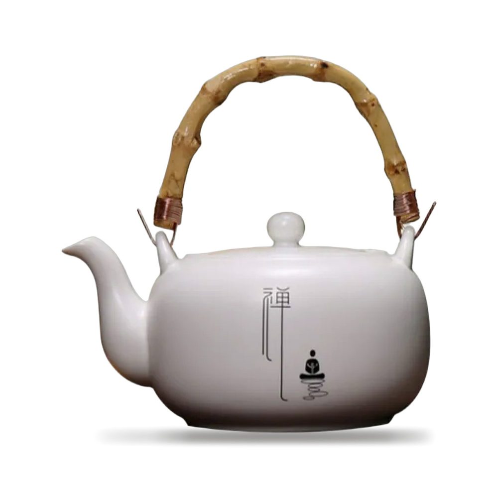 Théière en porcelaine blanche 680 ml — anse d’arceau, sur fond blanc