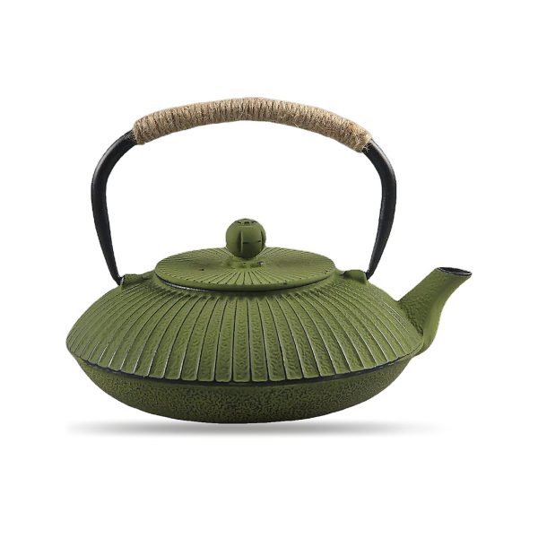 Théière en fonte 800 ml à nervures en parasol, coloris vert, anse gainée de corde